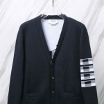2025年2月22日高品質新品Thom Browne ニットカーディガン    FF工場
