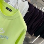 2025年2月23日高品質新品VETEMENTS 半袖Tシャツ  FF工場