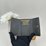 2025年2月24日早春新品M62630  SIZE:10.5x 7.0x 2.0 cm   ルイヴィトン6連キーケース zy工場