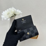 2025年2月24日早春新品M62630  SIZE:10.5x 7.0x 2.0 cm   ルイヴィトン6連キーケース zy工場