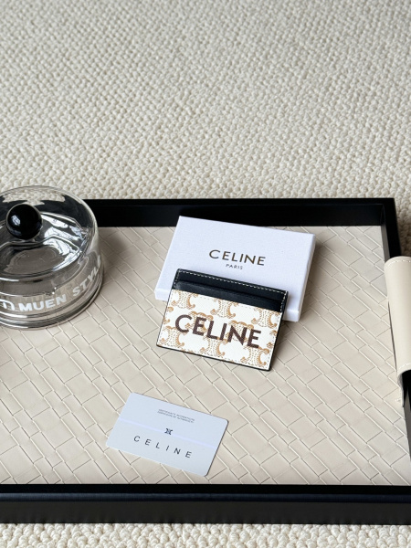 2025年2月26日新品 celine カードホルダー zy...
