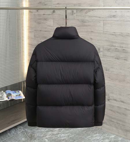 2025年3月3日 高品質新品Pradaダウンジャケットliangp工場特価