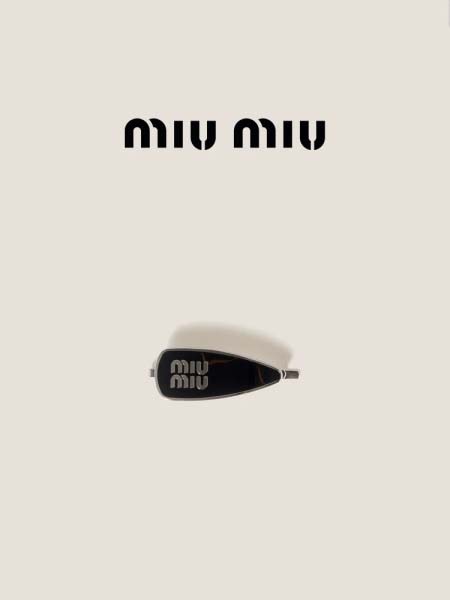 2025年3月7日入荷新品MIUMIUヘアピンギフト/誕生日/記念品/xin工場