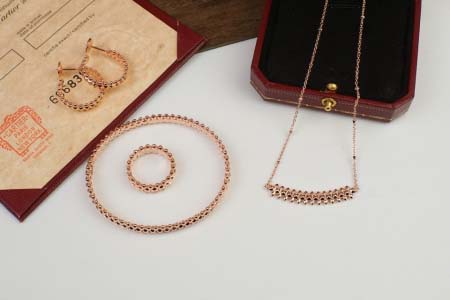 2025年3月9日入荷新品Cartierネックレス+腕輪/ブレスレット+指輪+ピアスギフト/誕生日/記念品/アクセサリーxin工場