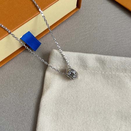 2025年3月9日入荷新品Louis Vuittonネックレスギフト/誕生日/記念品/アクセサリーxin工場