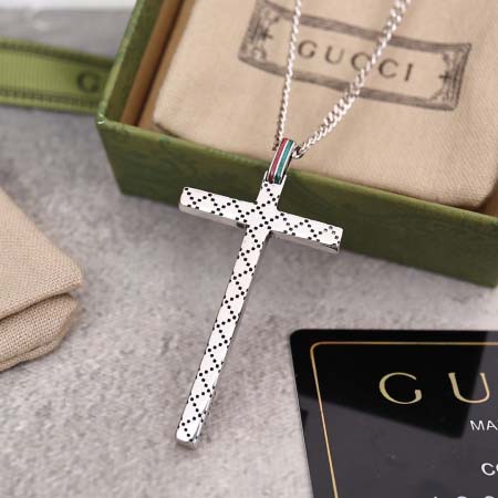 2025年3月9日入荷新品Gucci十字架 ネックレスギフト/誕生日/記念品/アクセサリーxin工場