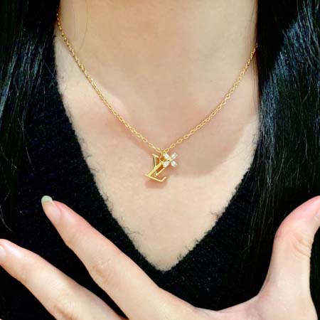 2025年3月9日入荷新品Louis Vuittonネックレスギフト/誕生日/記念品/アクセサリーxin工場