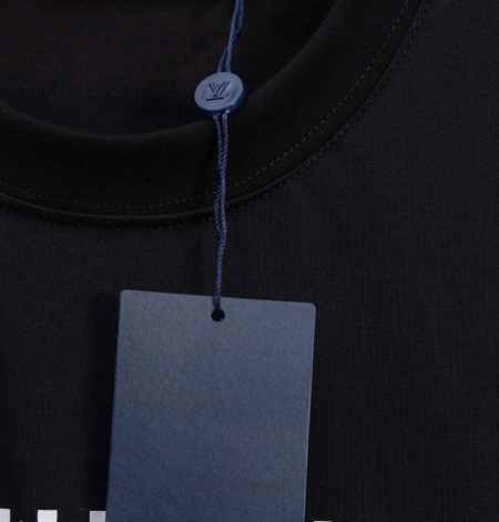 2025年3月13日新品Louis Vuitton半袖 tシャツ  xiongma工場