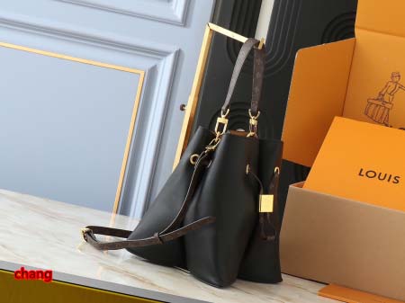 2025年3月16日 ルイヴィトン新品 M13843  Bloom  Monogram   Monogram   Silhouette 16 x 21 x 21