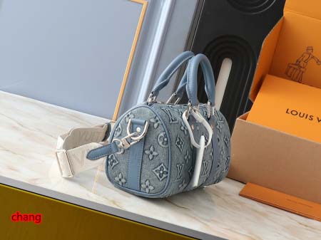 2025年3月16日 ルイヴィトン新品 M22762  Keepall Bandoulière 25  Monogram Washed Demin   Monogram  25 x 15 x 11 cm