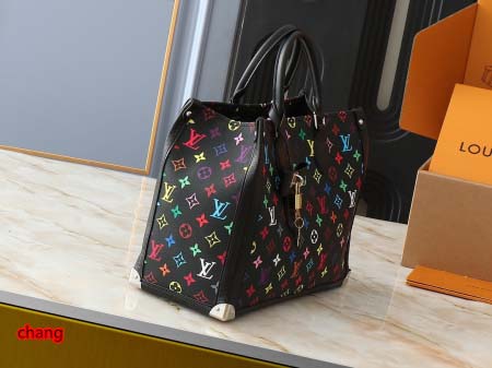 2025年3月16日 ルイヴィトン新品 M13079  x  OnTheGo   Monogram   LV x TM  35.0 x 27.0 x 14.0