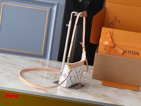 2025年3月16日 ルイヴィトン新品 M13663 M13404 M13440 M92649  Pochette Accessoires   Monogram  x 22.0 x 13.0 x 4.0