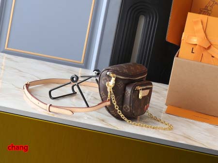 2025年3月16日 ルイヴィトン新品 M82335  Mini Bumbag  LV Gradient   Monogram Empreinte  17.0 x 12.0 x 9.5