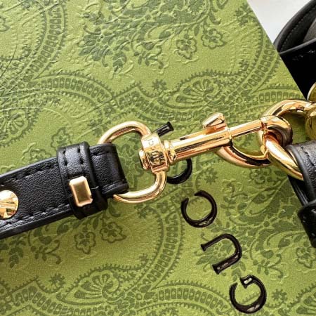 2025年3月17日新品バッグ Gucci 815714 27x17x7cm  zy工場