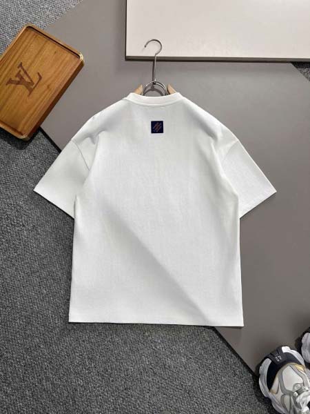 2025年3月19日高品質新作Louis Vuitton半袖Tシャツ HoHo工場