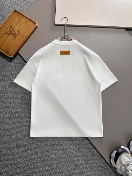 2025年3月19日高品質新作Louis Vuitton半袖Tシャツ HoHo工場