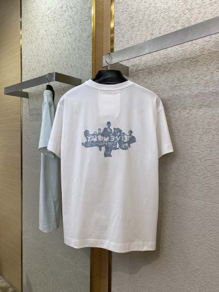 2025年3月19日高品質新作GIVENCHY半袖Tシャツ HoHo工場