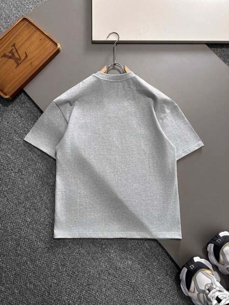 2025年3月19日高品質新作 MIUMIU半袖Tシャツ HoHo工場