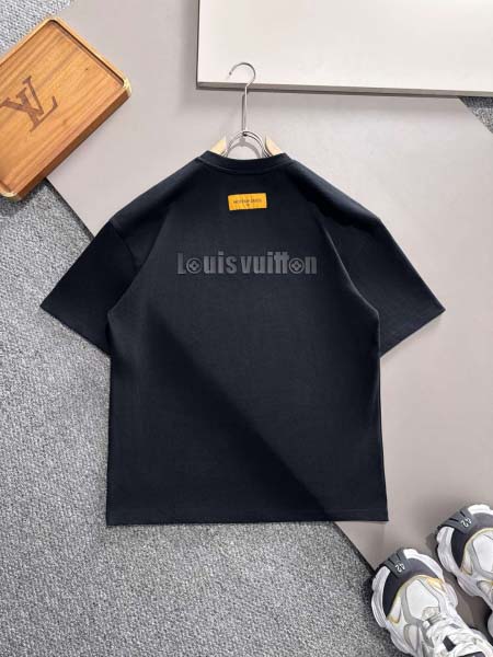 2025年3月19日高品質新作Louis Vuitton半袖Tシャツ HoHo工場