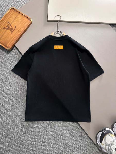 2025年3月19日高品質新作 Louis Vuitton半袖Tシャツ HoHo工場