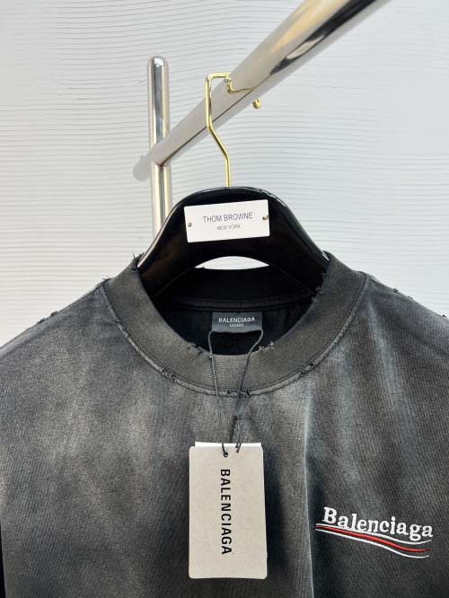 2025年3月26日入荷春夏高品質新作Balenciaga半袖 tシャツTF工場
