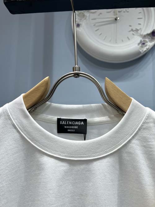2025年3月27日入荷春夏高品質新作Balenciaga半袖 tシャツTF工場