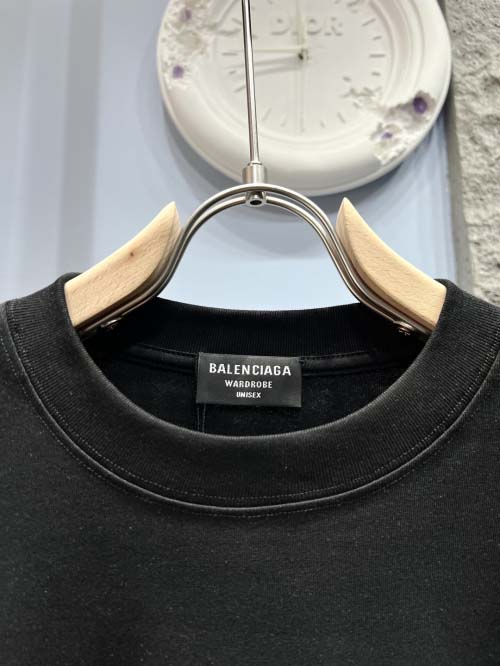 2025年3月27日入荷春夏高品質新作Balenciaga半袖 tシャツTF工場