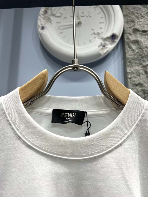 2025年3月27日入荷春夏高品質新作FENDI半袖 tシャツTF工場