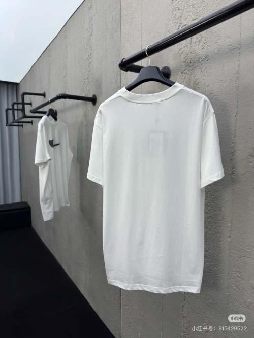 2025年3月27日入荷春夏高品質新作Louis Vuitton半袖 tシャツTF工場