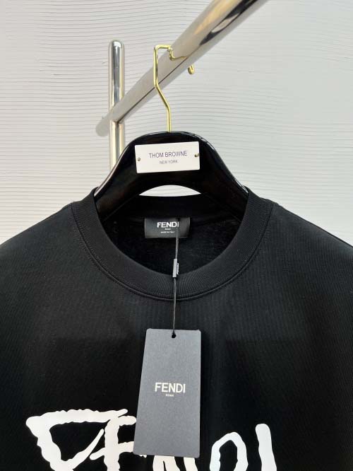 2025年3月27日入荷春夏高品質新作FENDI半袖 tシャツTF工場