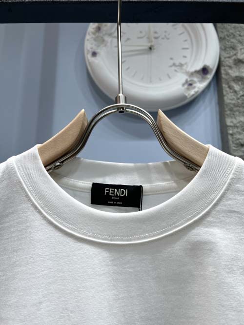2025年3月27日入荷春夏高品質新作FENDI半袖 tシャツTF工場