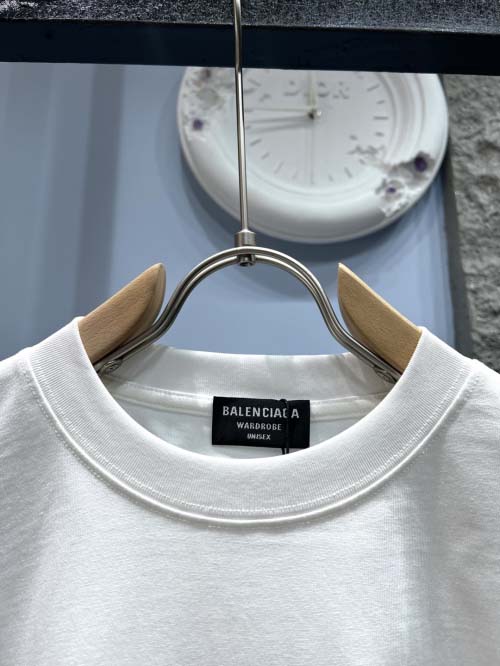 2025年3月27日入荷春夏高品質新作Balenciaga半袖 tシャツTF工場
