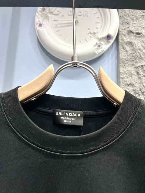 2025年3月27日入荷春夏高品質新作Balenciaga半袖 tシャツTF工場