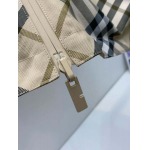 2025年3月3日春秋高品質新品バーバリージャケットliangp工場