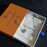 2025年3月9日入荷新品Louis Vuittonネックレスギフト/誕生日/記念品/アクセサリーxin工場