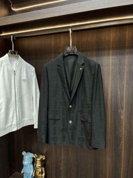 2025年3月10日春秋高品質新品Versaceジャケットa...