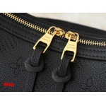 2025年3月16日 ルイヴィトン新品 M13157 M24255 M24114   Hand It All  Bloom   Monogram 29.0 x 18.0 x 13.0