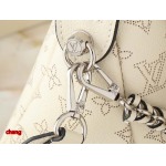 2025年3月16日 ルイヴィトン新品 M13157 M24255 M24114   Hand It All  Bloom   Monogram 29.0 x 18.0 x 13.0