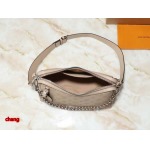 2025年3月16日 ルイヴィトン新品 M13157 M24255 M24114   Hand It All  Bloom   Monogram 29.0 x 18.0 x 13.0