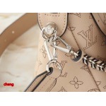 2025年3月16日 ルイヴィトン新品 M13157 M24255 M24114   Hand It All  Bloom   Monogram 29.0 x 18.0 x 13.0