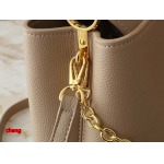 2025年3月16日 ルイヴィトン新品  M00014 M00013 M00015  Capucines ：Taurillon   Monogram 31.5 x 20 x 11