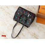 2025年3月16日 ルイヴィトン新品 M13079  x  OnTheGo   Monogram   LV x TM  35.0 x 27.0 x 14.0