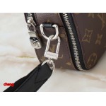 2025年3月16日 ルイヴィトン新品 M81260 M80741 M59161 Alpha Wearable  Monogram Eclipse    18.5×11×6.5cm