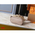 2025年3月16日 ルイヴィトン新品 M13357 M13358 M13387 M13389 Coussin Backpack  Coussin   Monogram  LV    Coussin 21.0 x 26.0 x 10.0