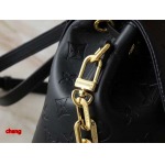 2025年3月16日 ルイヴィトン新品 M13357 M13358 M13387 M13389 Coussin Backpack  Coussin   Monogram  LV    Coussin 21.0 x 26.0 x 10.0