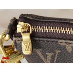 2025年3月16日 ルイヴィトン新品 M13663 M13404 M13440 M92649  Pochette Accessoires  Monogram    22.0 x 13.0 x 4.0