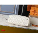 2025年3月16日 ルイヴィトン新品 M13180 MahinaBoundless—— HouseMahina 16.9 x 13.2 x 6.7