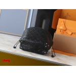 2025年3月16日 ルイヴィトン新品 M13484 M13324 2025 Cruise  Noé   Trunk  Monogram Reverse  23.0 x 27.0 x 8.0