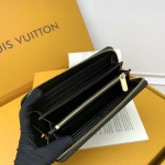2025年3月17日新品 財布M13469   MY Louis Vuitton  WORLD TOUR   zy工場