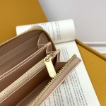 2025年3月17日新品財布 M13469   MY Louis Vuitton  WORLD TOUR   zy工場